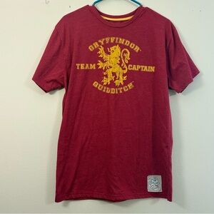 Wizarding World of Harry Potter Gryffindor quidditch team captain tshirt men’s M